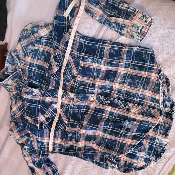 Small snap front plaid - Picture 9 of 11